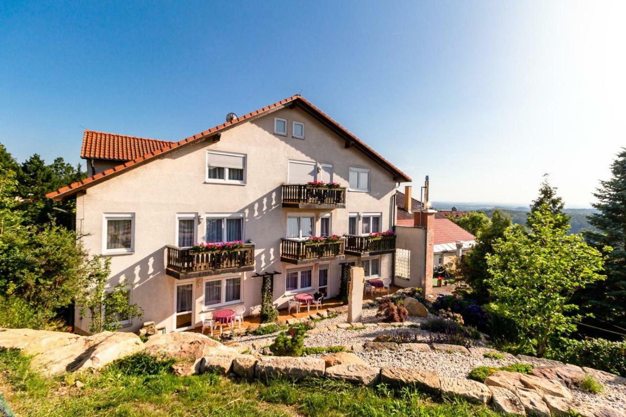 Hotel Zur Aussicht Hohnstein Exterior photo